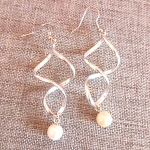 Silvertone Corkscrew Warrings w/ Faux Pearl Drop - Pre-loved (2.75")